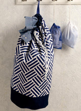 K4185 Drawstring Laundry Bags in Two Sizes (size: One Size Only)