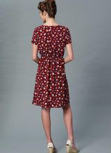 M7381 Misses' Pleated Dresses with Optional Front-Tie (size: XSM-SML-MED)
