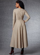 V1725 Misses' Dress (size: 16-18-20-22-24)