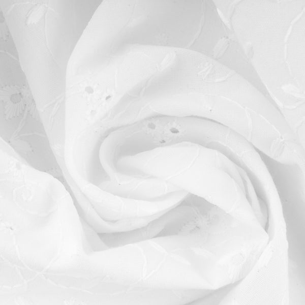 Scalloped Eyelet - 3 daisys - White